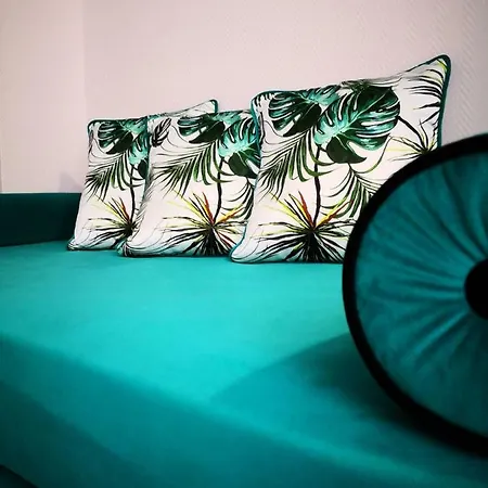 Loraia Design *